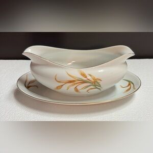 Classic Wheat Pattern Gravy Boat with Saucer
